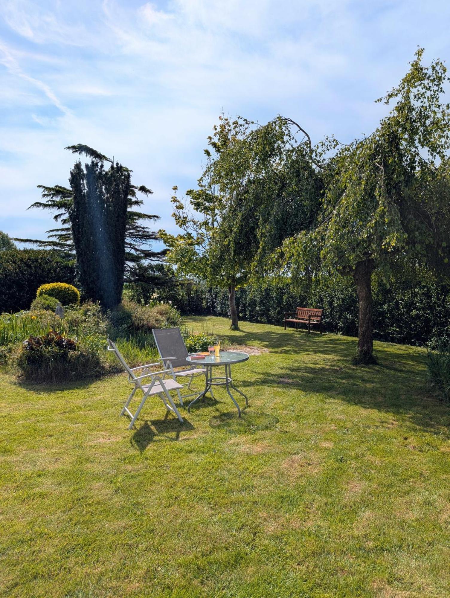 Bed and Breakfast A L Ombre Du Mont Saint Michel Huisnes-sur-Mer Exterior foto